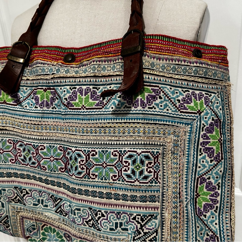 Multicolor Embroidered Tote Bag
